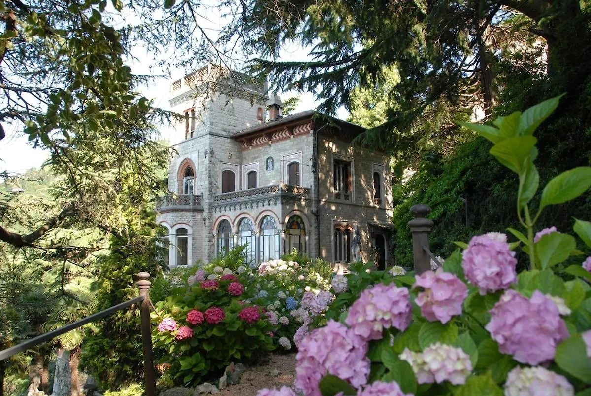 Il Parco E Gli Affreschi Apartment Varese Italy