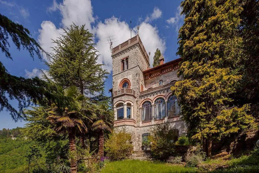 Il Parco E Gli Affreschi Apartment Varese Italy